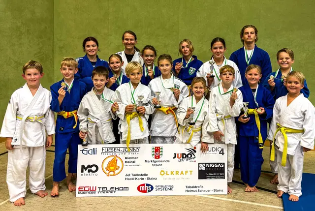 Viel erfreulich hell glänzendes Edelmetall für die Stainzer Judofamilie | Foto: UTV