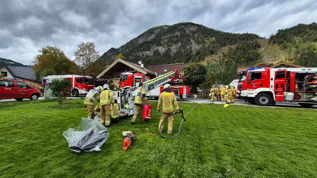 Rauchentwicklung Dach eines Wohnhauses führte zu einem Feuerwehreinsatz, | Foto: Foto: Zoom-Tirol