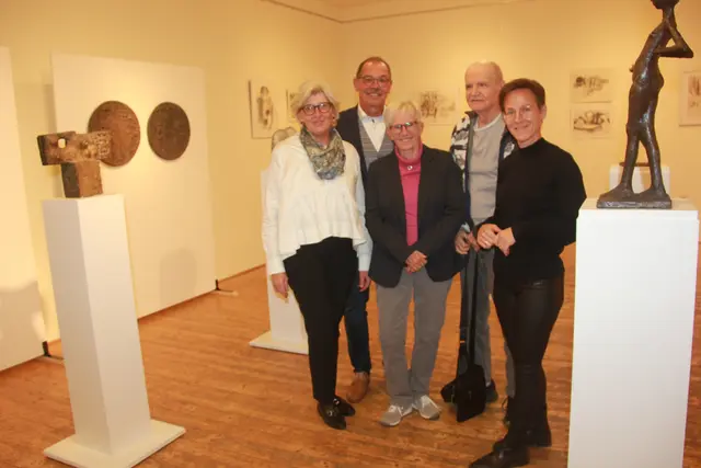 Organisatoren mit den Nachkommen Knesls.  | Foto: Raimund Mold