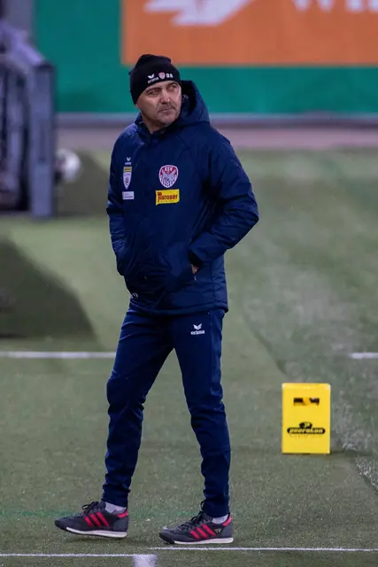 KSV-Cheftrainer Vlado Petrovic blieb abermals ein Erfolgserlebnis verwehrt. | Foto: GEPA pictures/Philipp Brem