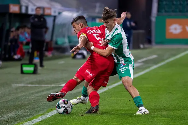 Meletios Miskovic (Kapfenberg), gehalten von Ensar Music (Rapid II).  | Foto: GEPA pictures/Philipp Brem