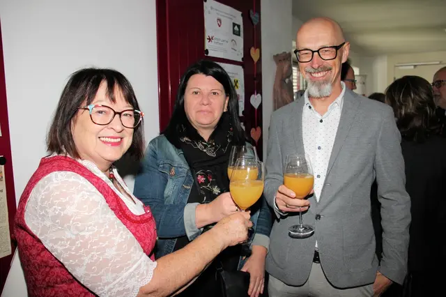 Zahlreiche Gäste wie die Voitsberger Stadträtin Christine Hemmer (l.) feierten den 100. Geburtstags der Fachschule mit. | Foto: Cescutti