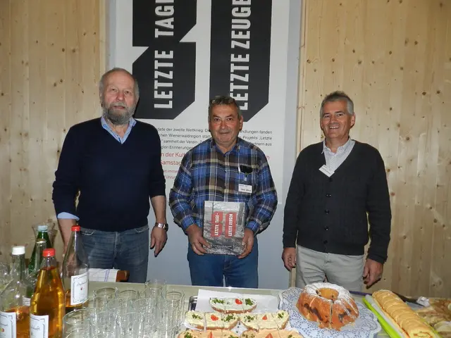 Herbert Berger,Hans Wecer, Josef Bürgmayer Vom Team der  Kulturherberge Totzen bach bewirten die Gäste gern  | Foto: Heribert Punz