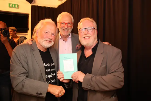 „dem Schreiben verschrieben“: Christoph Janacs, Volker Toth, Tomas Friedmann.