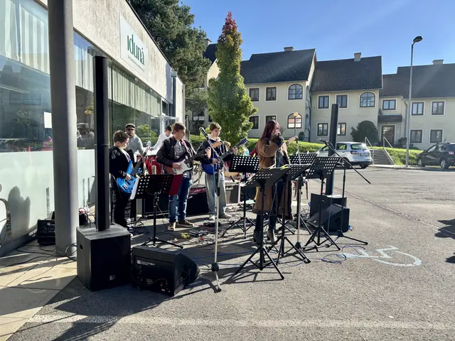 Die Band "Back to Future" von der Zentralmusikschule Jennersdorf hat das Iduna-Fest musikalisch begleitet.  | Foto: Elisabeth Kloiber