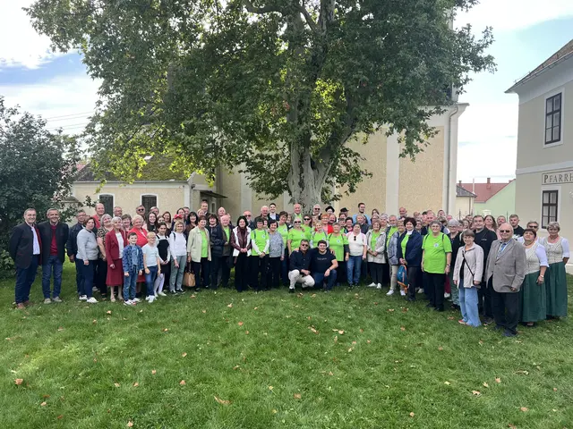 Über 70 Gäste aus der ungarischen Stadt Beled (deutsch: Bildein) kamen ins burgenländische Bildein zu einem Freundschaftsbesuch. | Foto: Kulturverein Grenzgänger