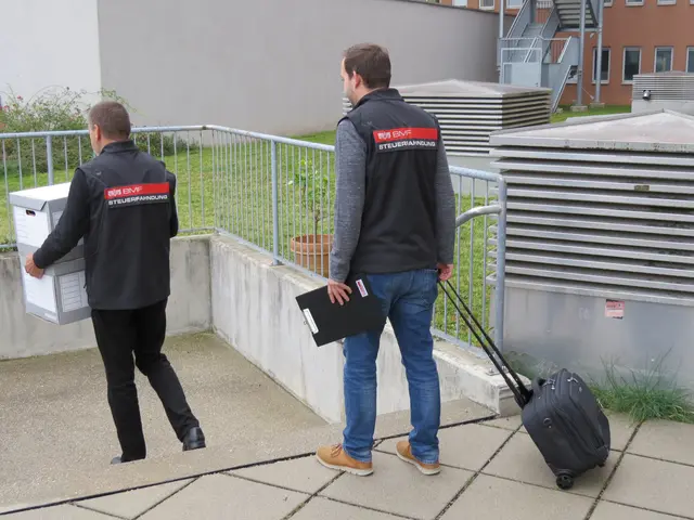 Manipulierte Lieferketten und gefälschte Rechnungen standen im Zentrum eines österreichweiten Betrugsfalls mit Luxusautos.  | Foto: BMF/Steuerfahndung