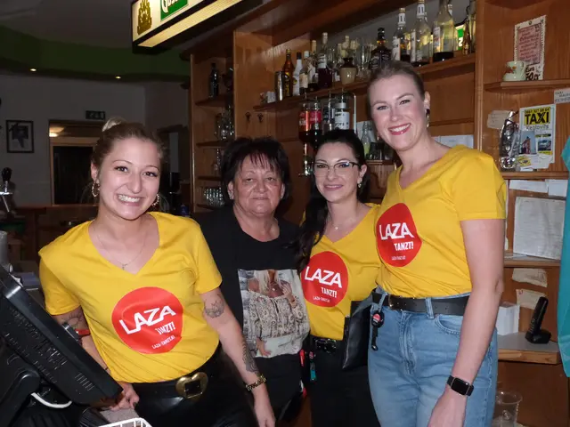 Zusammen sorgte das Team von LAZA TANZT! für das leibliche Wohl aller Gäste.  | Foto: Vanessa Wittmann