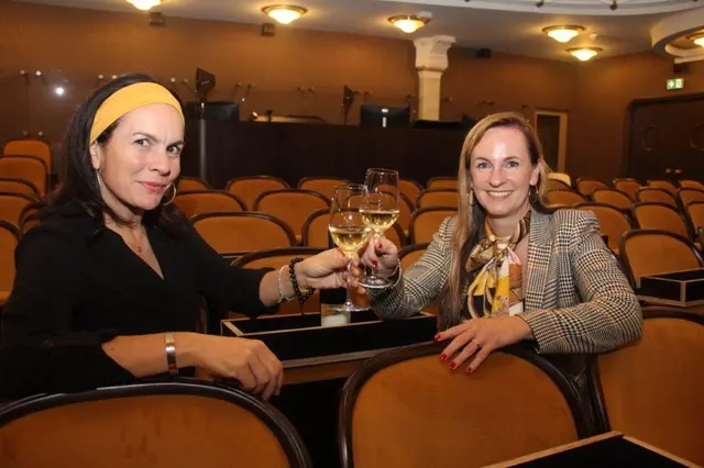 Kuratorin Katharina Schick &amp; Geschäftsführerin Maria Großbauer. | Foto: treilaf