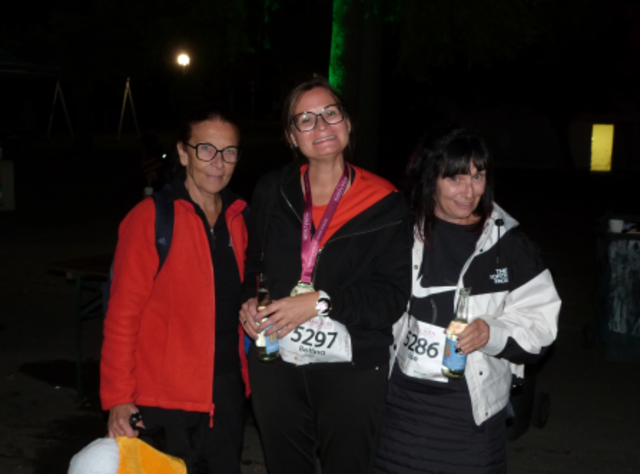Stolz präsentierten die Damen ihre Startnummern und feierten den sportlichen Tag bei der After Run Party.  | Foto: Vanessa Wittmann