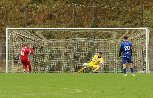 Kirchdorf 1b-Goalie Max Plangger als Elfmeterkiller gegen Going