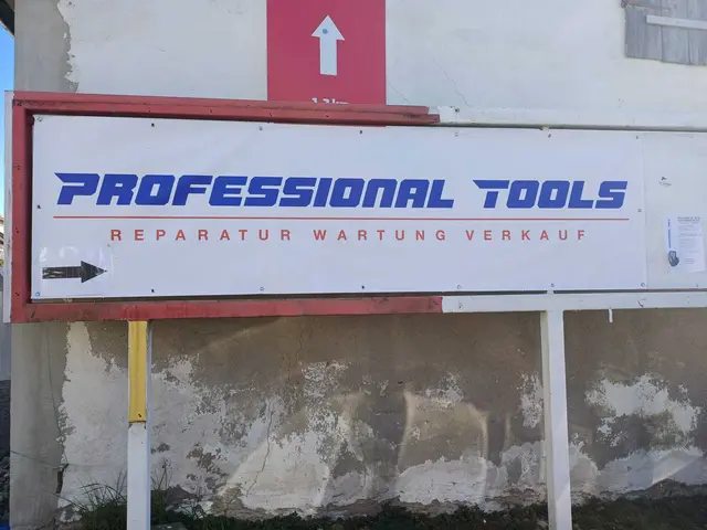 In den ehemaligen Räumlichkeiten von Kreisel Reifentechnik in Jennersdorf zog Alexander Mandl mit seiner Firma "Professional Tools" ein.  | Foto: Elisabeth Kloiber