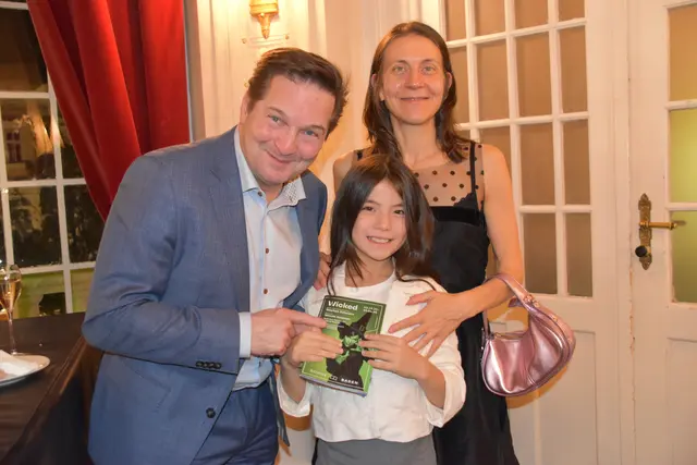 Klaus Lorenz mit Alexandra Harrer und ihrer Tochter. | Foto: Preineder