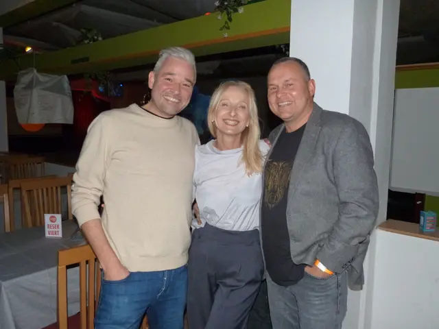 Die Gäste reservierten sich die besten Plätze für eine atemberaubende Aussicht im Festsaal.  | Foto: Vanessa Wittmann