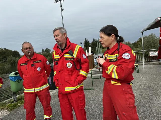 Am 4. Oktober dieses Jahres trafen sich die Österreichische Rettungshundebrigade (ÖRHB) und die Feuerwehr Stadl-Paura zu einer gemeinsamen Übung: Personensuche mit Einsatz von Booten im Au-Gebiet. | Foto: MeinBezirk