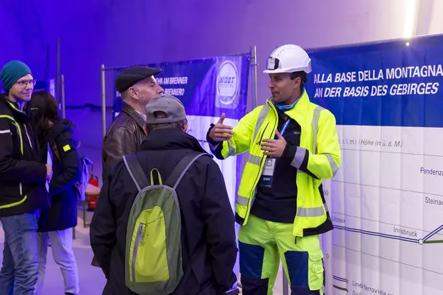 Viele Besucher zeigten sich beeindruckt von der Präzision und Dimension der Arbeiten, die Schritt für Schritt den Brenner Basistunnel seiner Fertigstellung näherbringen. | Foto: BBT SE