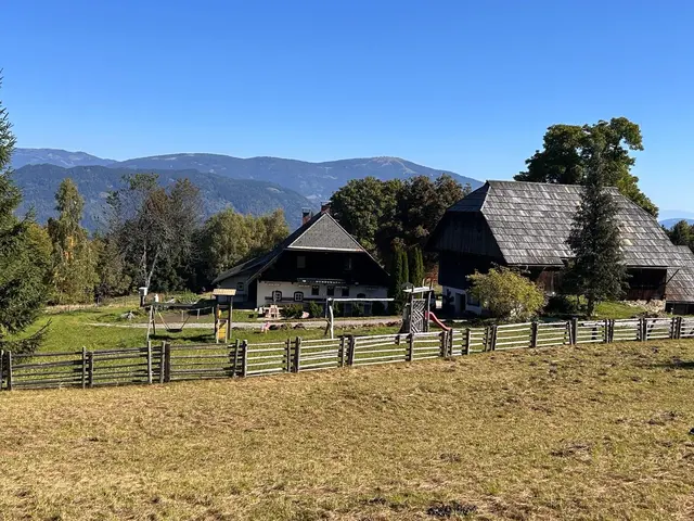 Ab Ende Oktober öffnet der Hundsmarhof am Fuße des Dobratsch wieder seine Türen für Gäste. | Foto: MeinBezirk.at