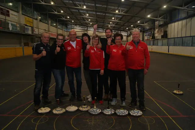 Die Finalteams der Kegler-Truppe und der Volksschauspiele Steinach | Foto: Lorenzatto