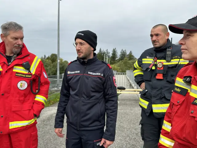 Am 4. Oktober dieses Jahres trafen sich die Österreichische Rettungshundebrigade (ÖRHB) und die Feuerwehr Stadl-Paura zu einer gemeinsamen Übung: Personensuche mit Einsatz von Booten im Au-Gebiet. | Foto: MeinBezirk