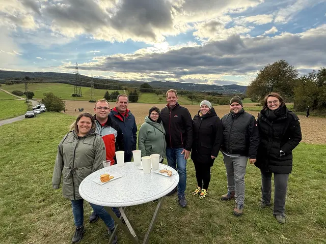 Kathrin und Jürgen Grath, Manuel Piller, Julia und Josef Ochs, Steffi Plank, Hagen Grath und Gloria Pötscher. | Foto: Gemeinde Marz