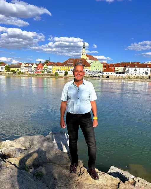 Freude auch bei Bürgermeister Günter Streicher über die Nominierung der Silberzeile zur Fernsehsendung „9 Plätz – 9 Schätze“. | Foto: F. Gruber