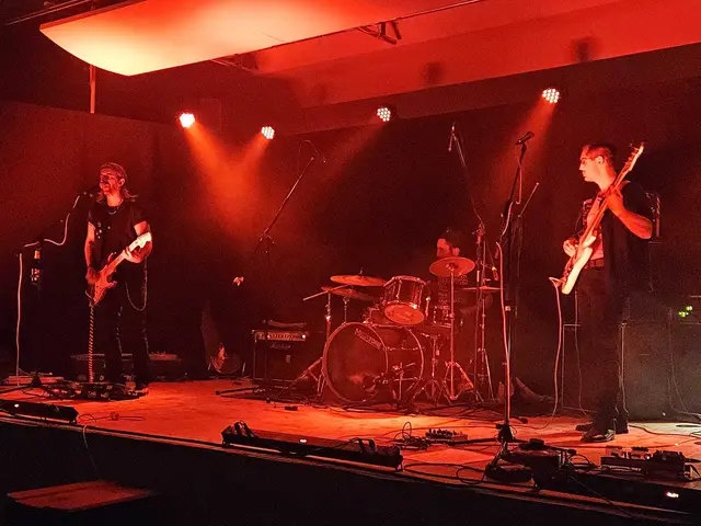 Die Lokalmatadoren "Dirty Laundry"  rockten die Bühne | Foto: Lorenzatto