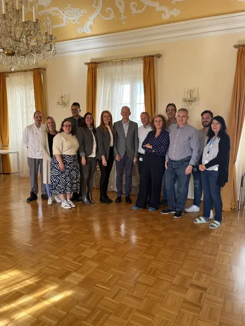 Mitarbeitende des Hauses der Barmherzigen Brüder Kritzendorf mit der Hausleitung Ruth Nadbath und Sabine Sramek und die Auditoren von Quality Austria Martin Nohava &amp; Elisabeth Tucek. | Foto: Barmherzige Brüder Kritzendorf 