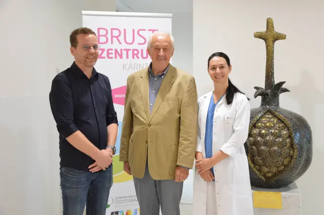 Gregor Huber, Rudolf Schober und Barbara Kohlweg, stellvertretende Leiterin des „Brustzentrums Kärnten“ | Foto: Barmherzige Brüder