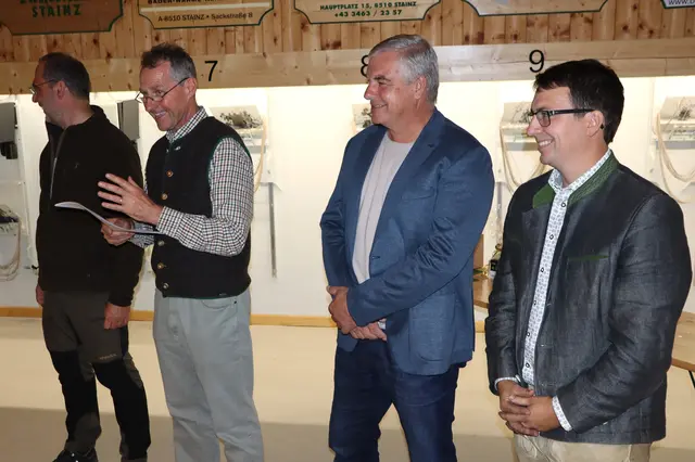 Stainz-OSM August Fröhlich, Lanesschießreferent Robert Lamprecht, Bürgermeister Karl Bohnstingl, Obmann Christian Klug (v.l.) | Foto: Gerhard Langmann