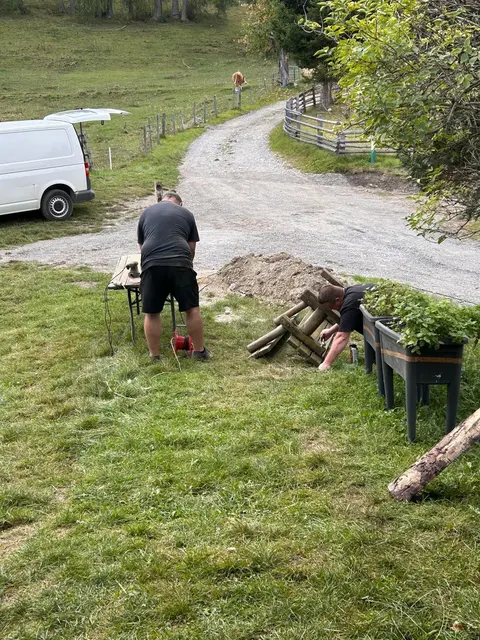 Das Brüder-Duo legt bei den Umbauarbeiten selbst Hand an. | Foto: MeinBezirk.at