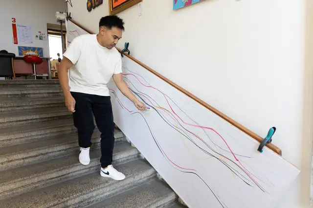 Was schaffen die 140 Künstlerinnen und Künstler, die im Creative Cluster ihr Atelier gefunden haben. An zwei Tagen konnten Außenstehende die Räumlichkeiten besuchen und die Schaffenden beim Werkeln beobachten. | Foto: René Brunhölzl/MeinBezirk