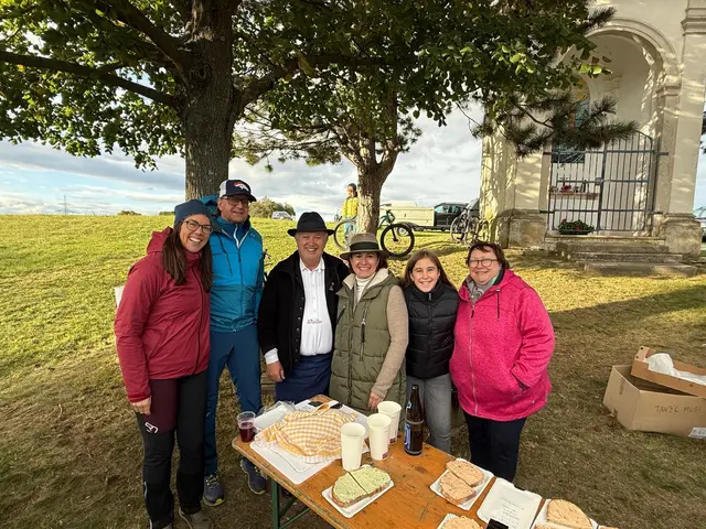Malia Kampel, Josef Grath, Walter Ochs, Verena und Anna Biribauer und Manuela Ochs. | Foto: Gemeinde Marz