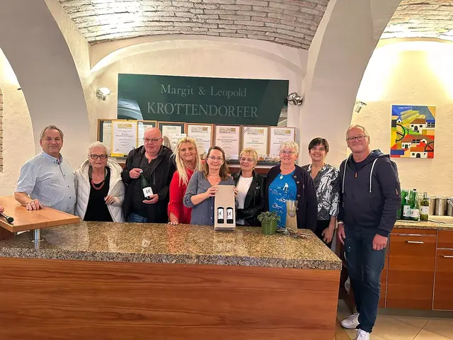 Leo Krottendorfer, Anneliese Liebhart, Franz Dworak, Hilde Juricka, Sandra Dworak, Gerda Wanitschek, Martina Blaha, Margit Krottendorfer und Andreas Breitenfelder. | Foto: NÖ Senioren