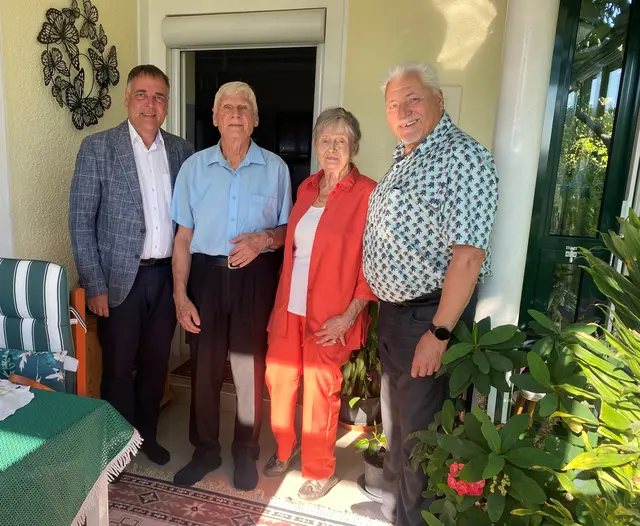 Bürgermeister Thomas Raidl , Rudolf Eder, Annemarie Eder und GR Günther Hammerschmid. | Foto: Marktgemeinde Sonntagberg
