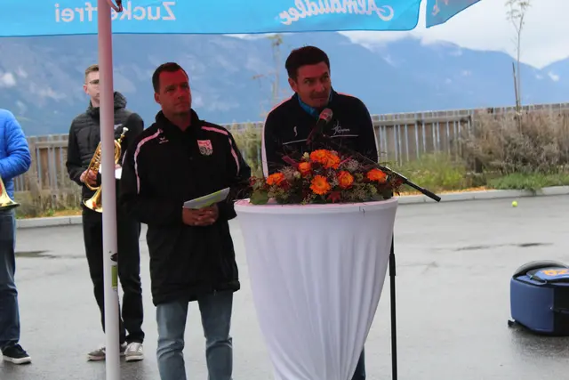 Obmann des SV Weerberg Michael Lindner und des TC Weerberg Martin Pinsker.