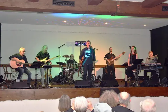 Florian Hage mit Band. | Foto: Freigassner