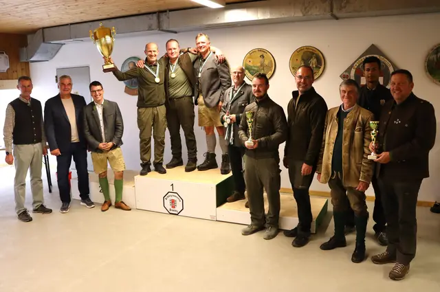 Mannschaft Allgemein mit dem Sieger Deutschlandsberg I | Foto: Gerhard Langmann