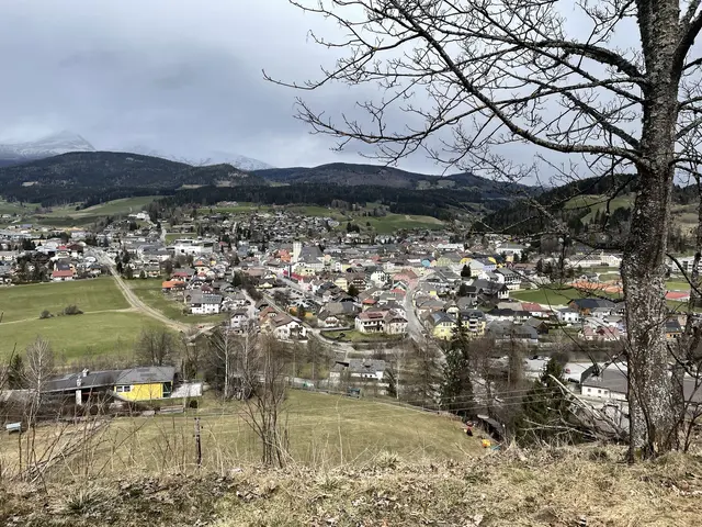 (Archiv-/Symbolfoto) Der Blick auf den Bezirkshauptort des Lungaus, Tamsweg. | Foto: pjw