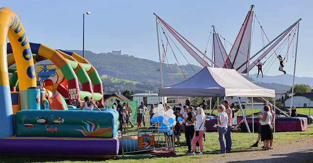 Von Hüpfburg bis Zaubershow – für die kleinen Gäste wurde beim Familienfest jede Menge geboten. | Foto: IFE
