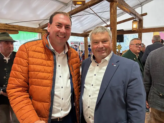 Türkis und Rot: VP-Landtagsabgeordneter Florian Grünberger und SP-Bezirkschef Karl Walch. | Foto: F. Gruber