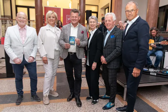 Organisator Jürgen Gachowetz, ORF-Landesdirektorin Karin Bernhard, Bgm. Christian Scheider, LHStv.in Gaby Schaunig, LAbg Herbert Gaggl, Wolfgang Muchitsch (Direktor kärnten.museum) | Foto: LPD Kärnten/Gleiss
