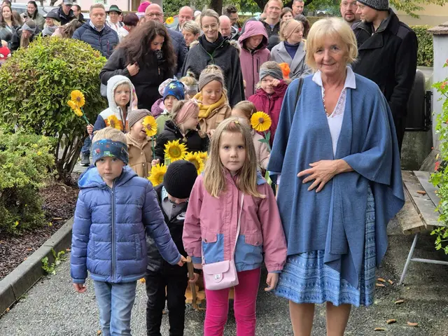 Traditionell half besonders der Kindergarten mit. | Foto: Huber/Gößler
