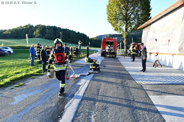 Voller Einsatz absolvierten die Gruppen die Prüfungsübungen. | Foto: OLM d.V. Dominik Kinzer