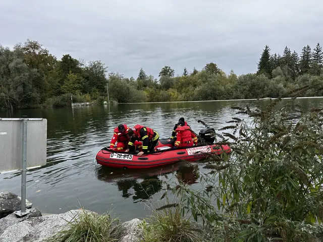 Am 4. Oktober dieses Jahres trafen sich die Österreichische Rettungshundebrigade (ÖRHB) und die Feuerwehr Stadl-Paura zu einer gemeinsamen Übung: Personensuche mit Einsatz von Booten im Au-Gebiet. | Foto: MeinBezirk