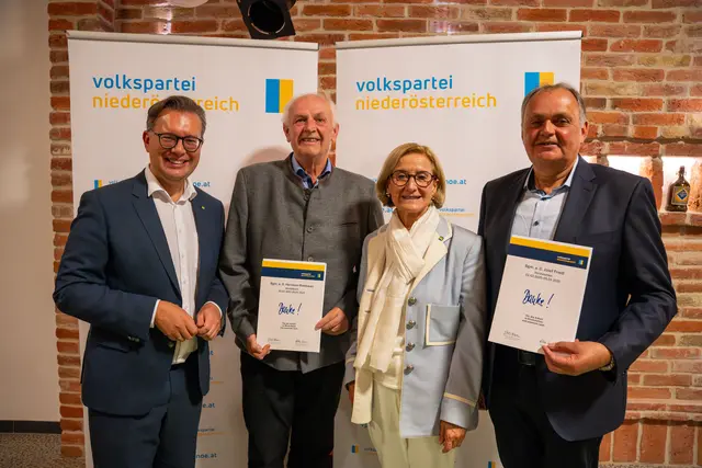 Matthias Zauner, Bürgermeister a.D. aus Michelbach Hermann Rothbauer, Landeshauptfrau Johanna Mikl-Leitner, Bürgermeister a.D. aus Kirchstetten Josef Friedl. | Foto: VP Bezirk St.Pölten