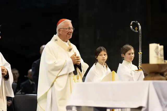 Erzbischof Franz Lackner zelebrierte den abschließenden Gottesdienst und dankte der Passionsspielgemeinde für ihren außergewöhnlichen Einsatz. | Foto: Anker