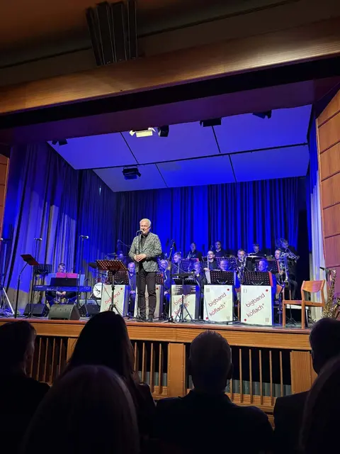 Günter Riedenbauer und seine Bigband Köflach boten einen mitreißenden Abend. | Foto: Stadtgemeinde Bärnbach