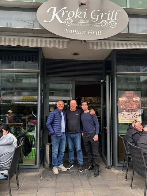 Beim "Kroki Grill" freute man sich über die lebendige Hauptstraße.  | Foto: Klaus Weinhandl