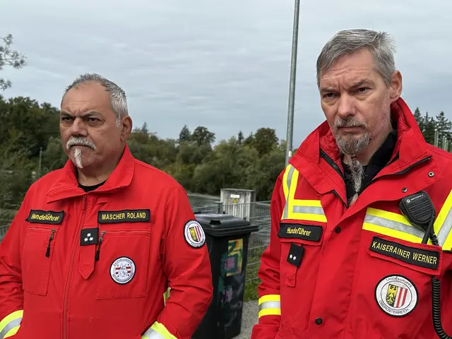 Am 4. Oktober dieses Jahres trafen sich die Österreichische Rettungshundebrigade (ÖRHB) und die Feuerwehr Stadl-Paura zu einer gemeinsamen Übung: Personensuche mit Einsatz von Booten im Au-Gebiet. | Foto: MeinBezirk