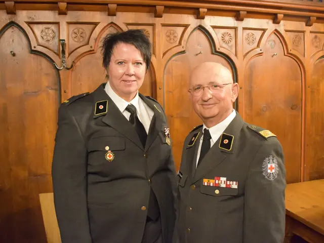 Mit Dr. Sabine Neumayer (li.) übernimmt eine erfahrene Notärztin die ärztliche Leitung des Notarztstützpunktes Lungau. Sie folgt in der Funktion auf Dr. Ahmet Babadostu. | Foto: (c) Rotes Kreuz Salzburg